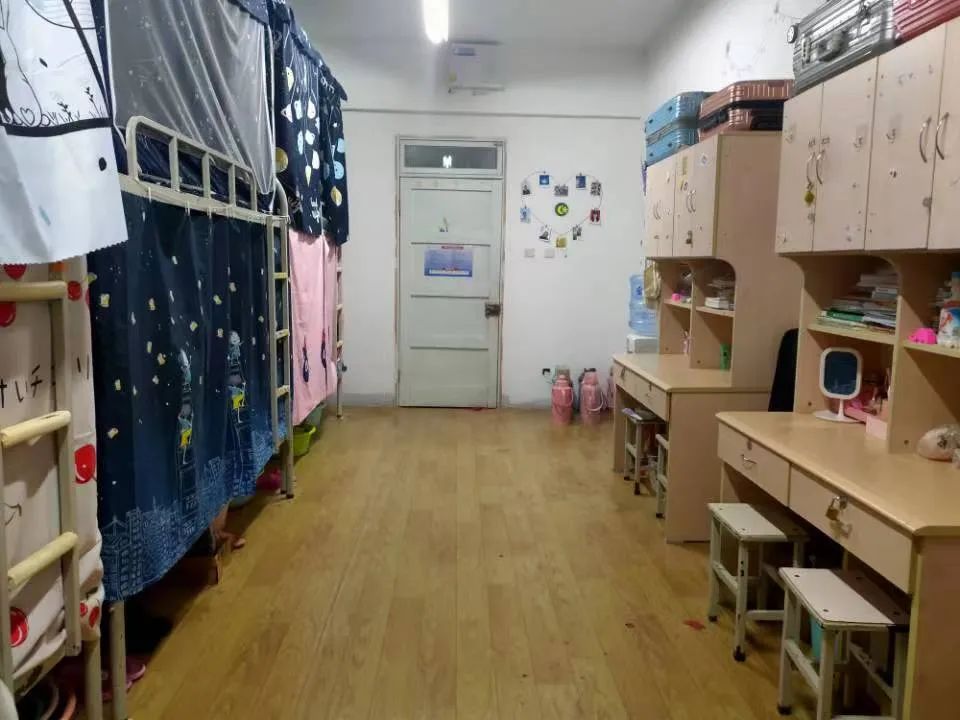 蘭州財經大學宿舍條件怎么樣,幾個人住,有空調嗎?