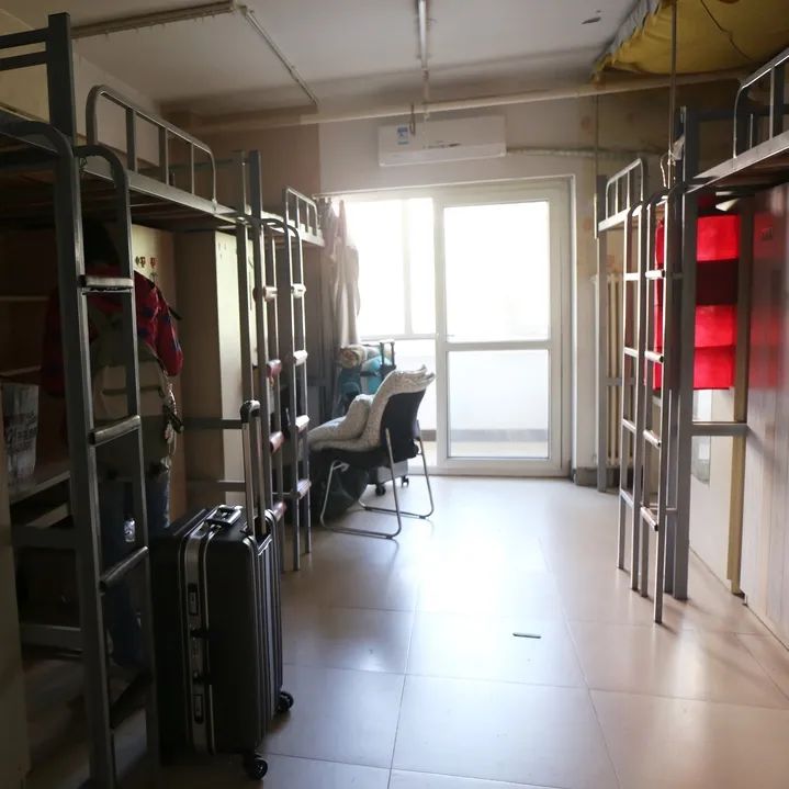 中國音樂學(xué)院宿舍條件怎么樣,幾個(gè)人住,有空調(diào)嗎?