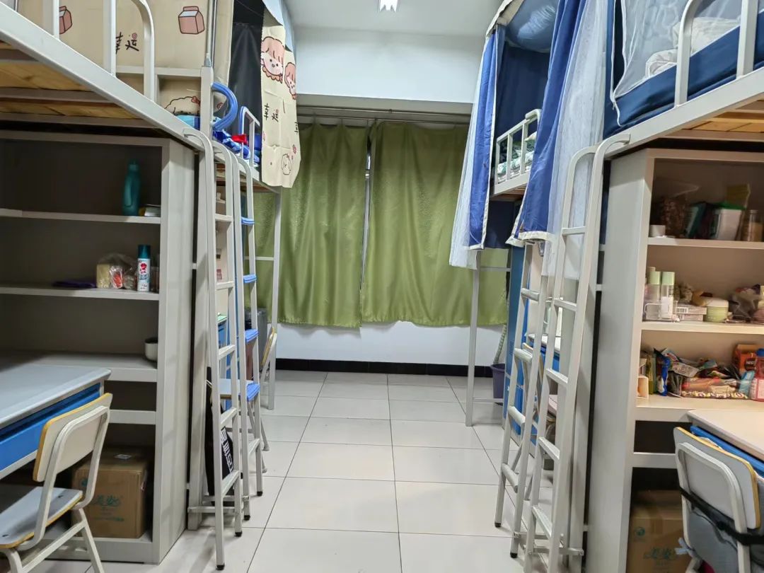 首都師范大學(xué)宿舍條件怎么樣,幾個人住,有空調(diào)嗎?