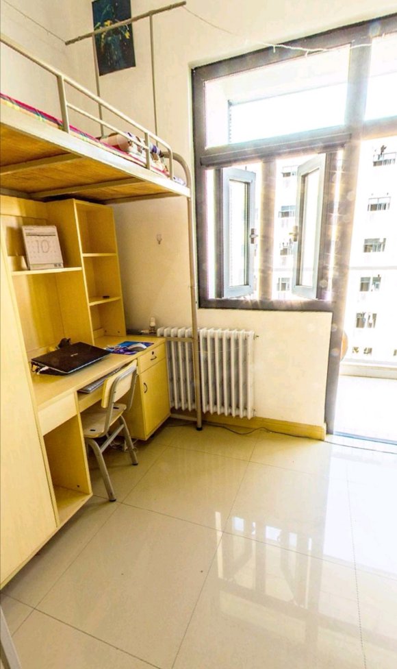 西安汽車職業(yè)大學(xué)宿舍條件怎么樣,幾個人住,有空調(diào)嗎?
