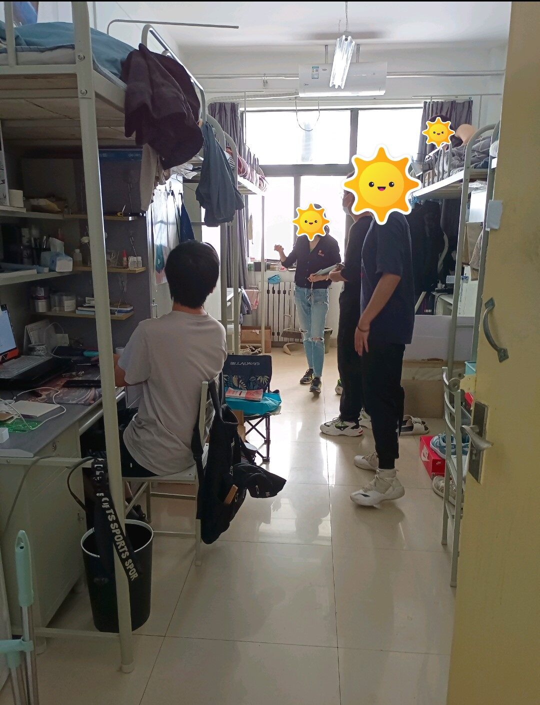 西安郵電大學(xué)宿舍條件怎么樣,幾個(gè)人住,有空調(diào)嗎?