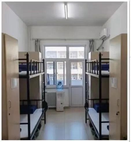 北京大學宿舍條件怎么樣,幾個人住,有空調(diào)嗎?
